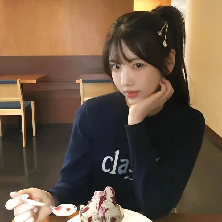 壁花女孩梦游中